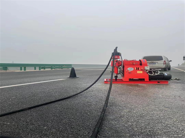 礼纪镇马路路基路面开裂下沉注浆加固灌浆